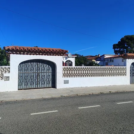 Private House With Pool And Bbq Casa de vacances