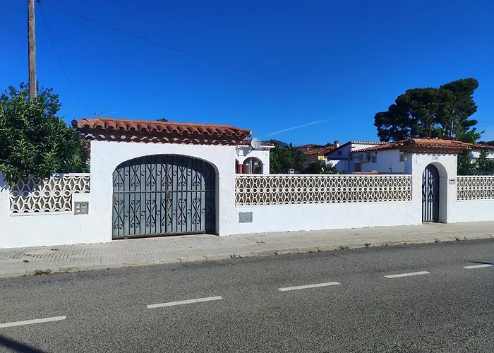 Private House With Pool And Bbq Holiday home